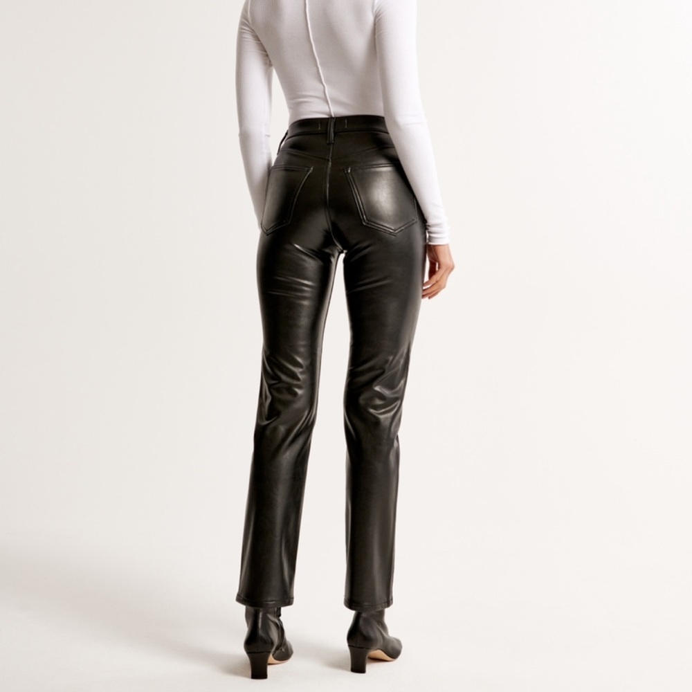 Abercrombie & Fitch Mixed Fabric Ankle Straight Jeans (curve love)